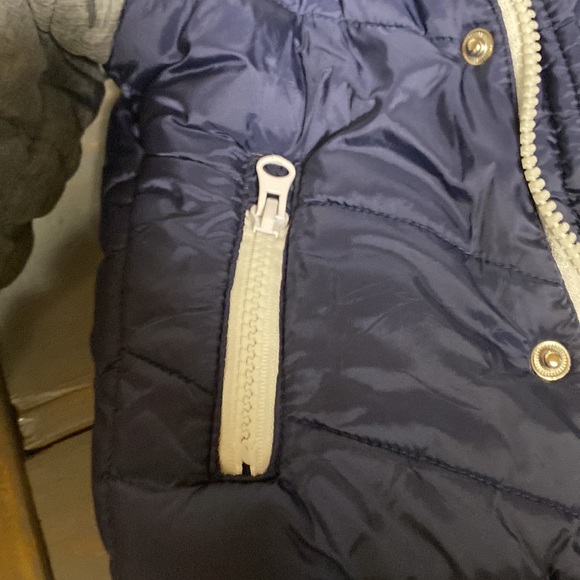 Infant boy puffer jacket size 18 months. (249/3) - Picture 4 of 8